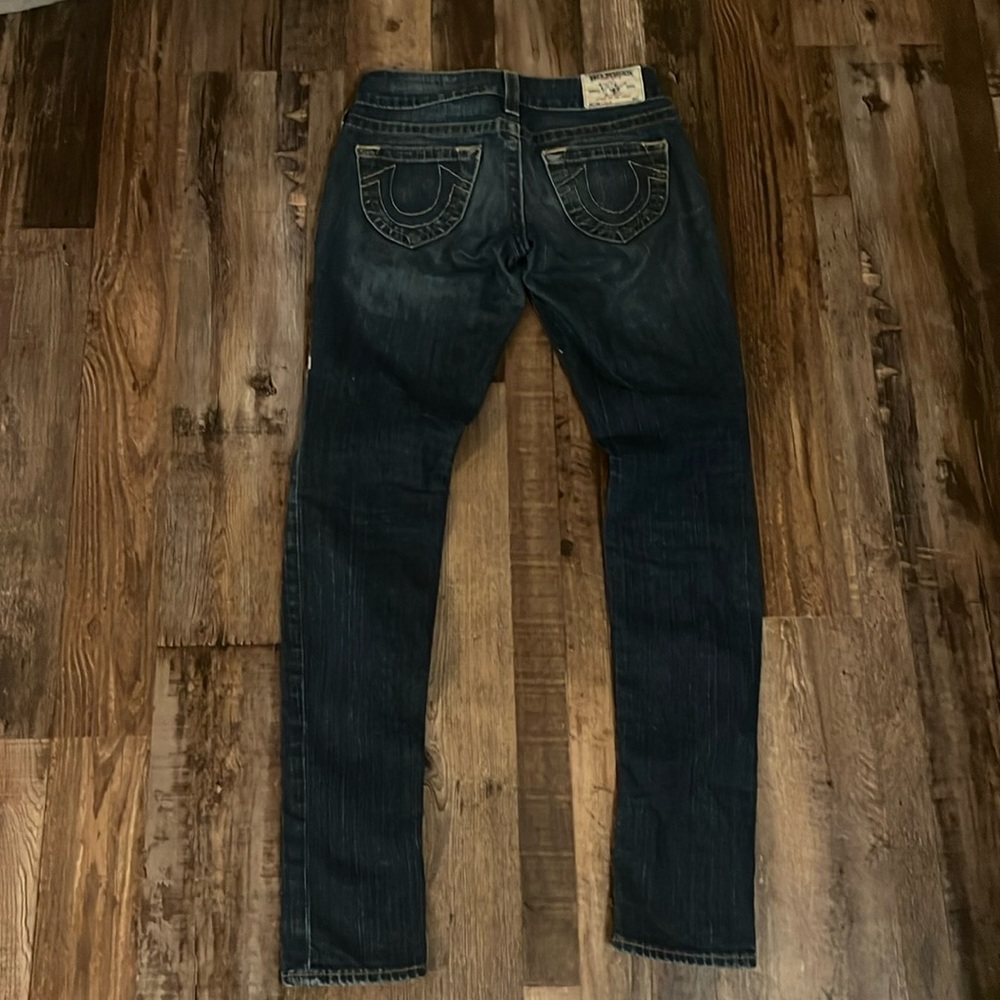 True Religion skinny jeans. Size 25. These are beautiful jeans, hardly worn!